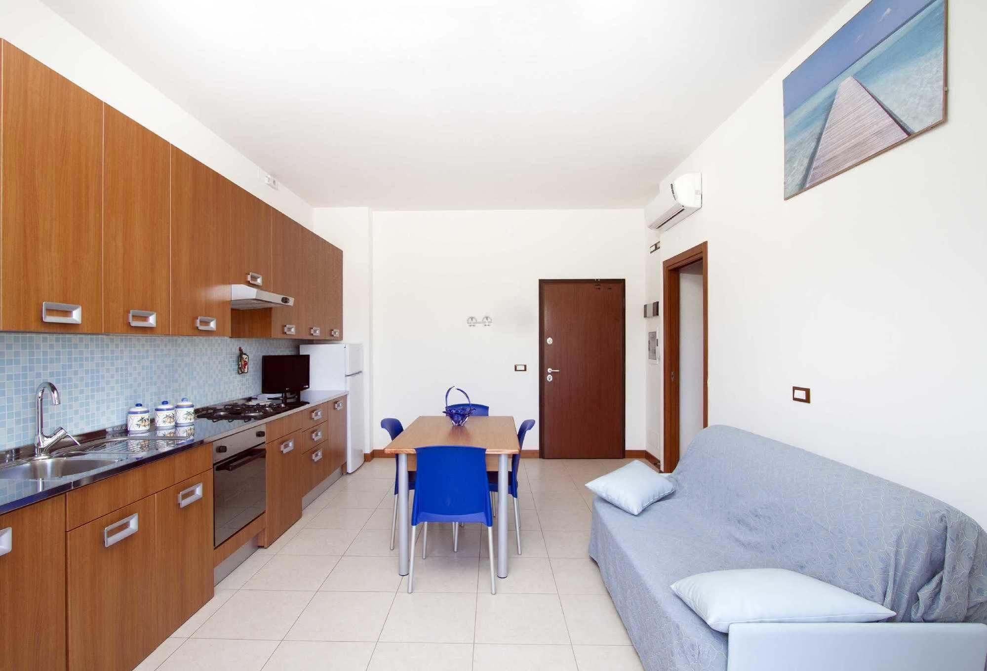 Residence I Delfini คูปรา มาริตติมา ภายนอก รูปภาพ