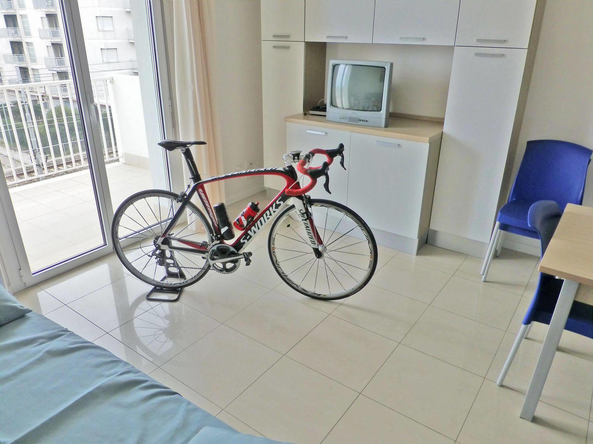 Residence I Delfini คูปรา มาริตติมา ภายนอก รูปภาพ